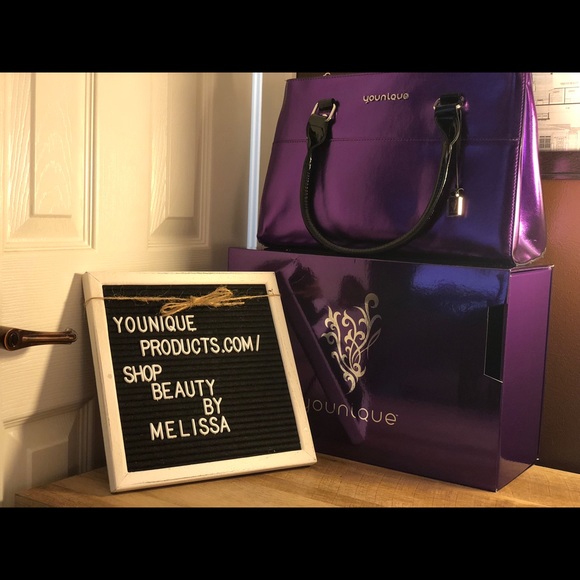 Meet your Posher, Melissa - Picture 2 of 3